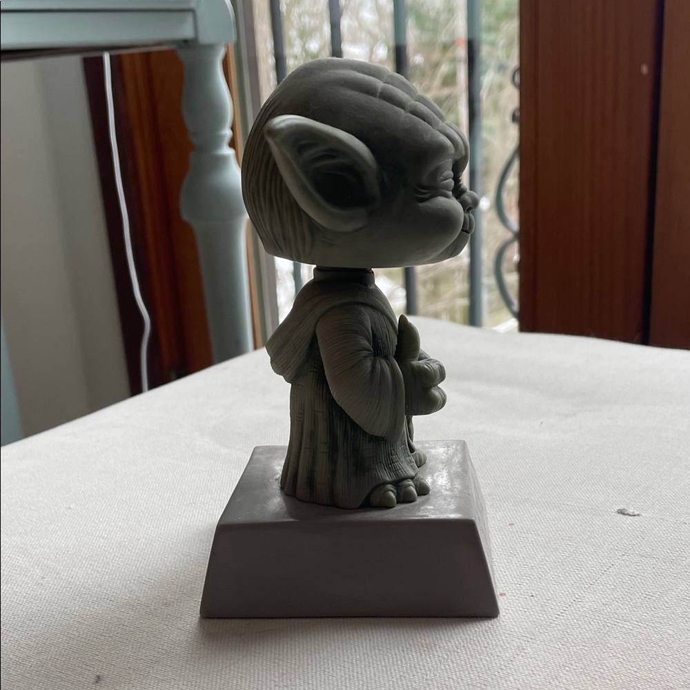 FUNKO Yoda Figurine - Gray 2013 wisecracks bobble head - Picture 5 of 6
